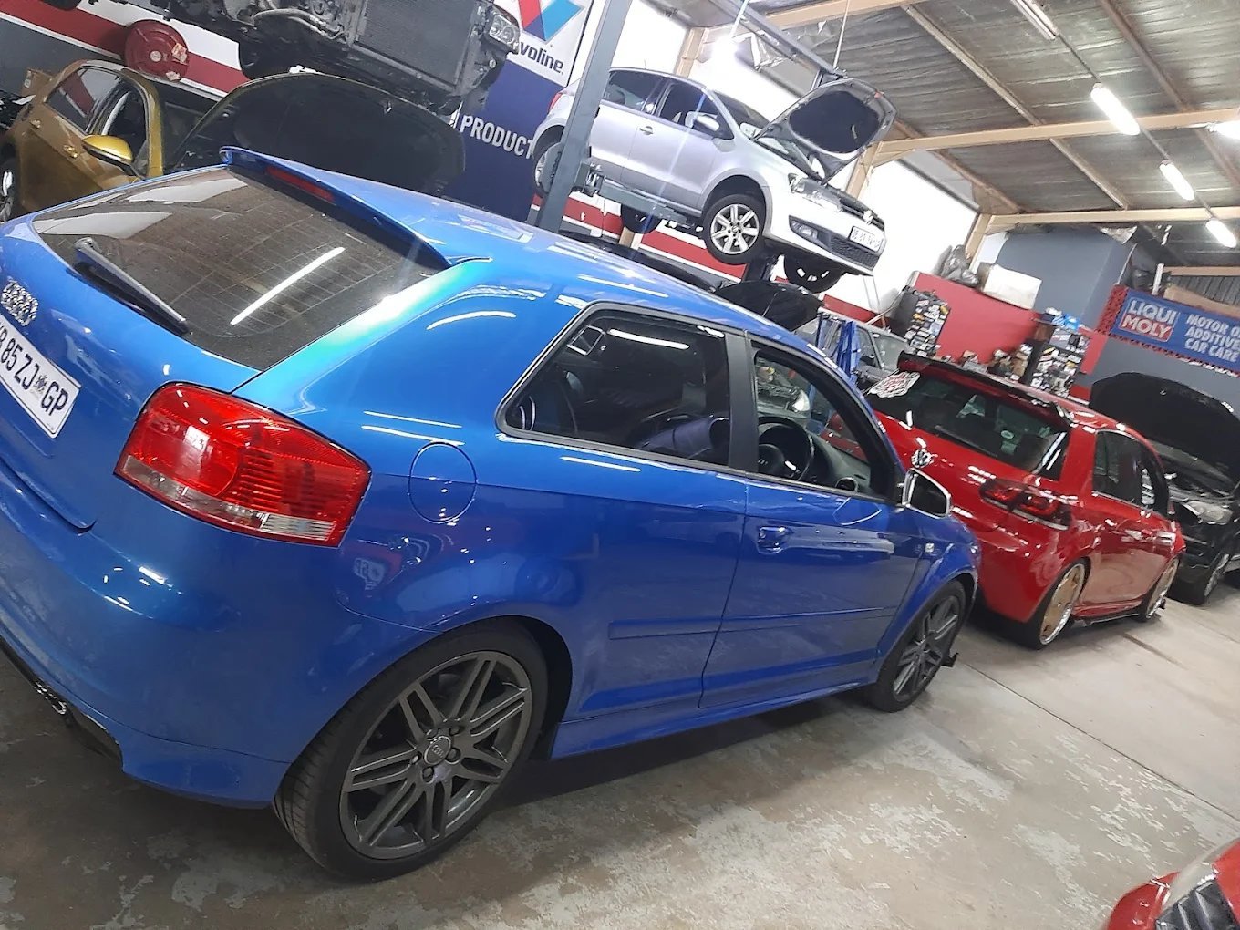 Joburg Auto Tech workshop with vehicles and service equipment